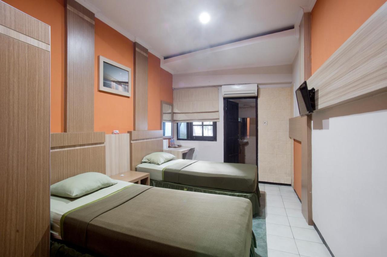 Hotel Galuh Anindita Jogjakarta Buitenkant foto