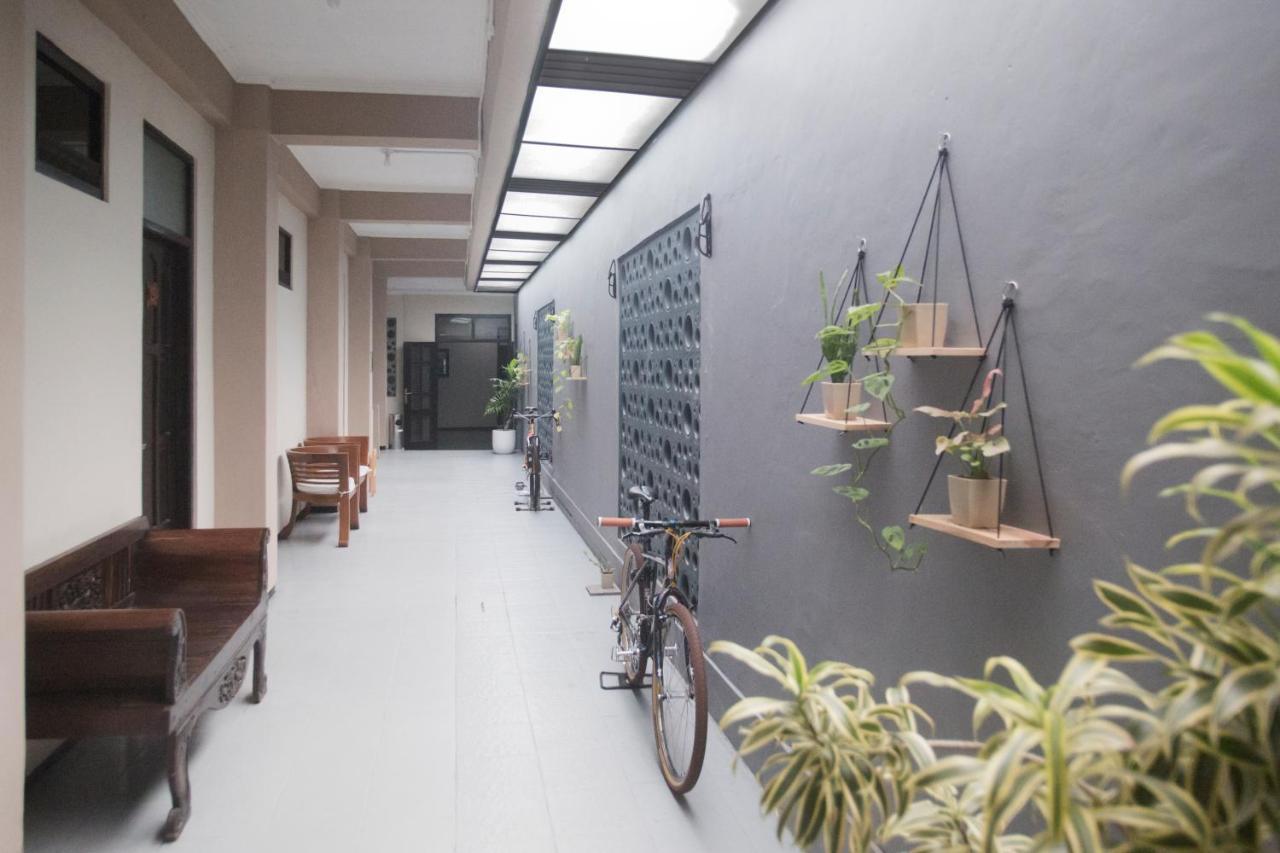 Hotel Galuh Anindita Jogjakarta Buitenkant foto