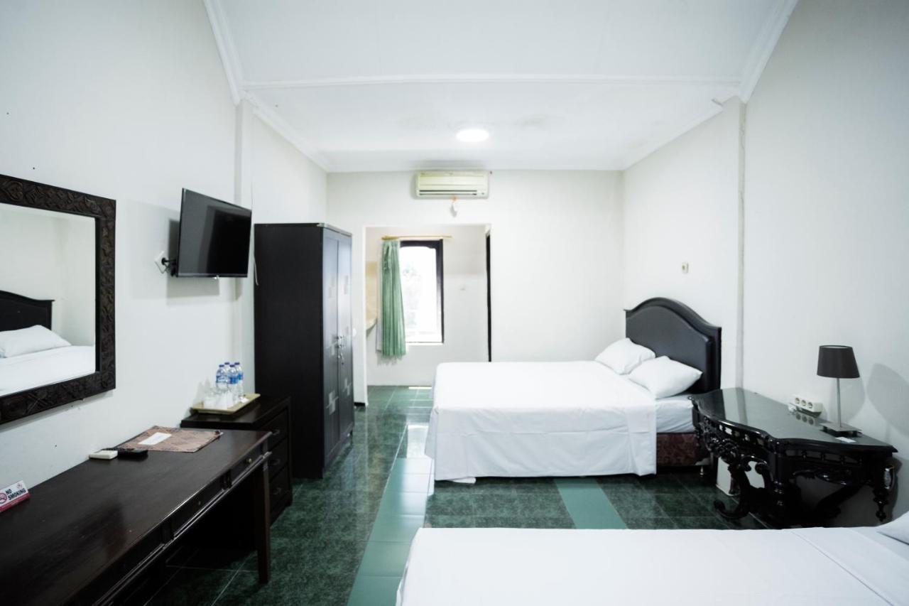 Hotel Galuh Anindita Jogjakarta Buitenkant foto